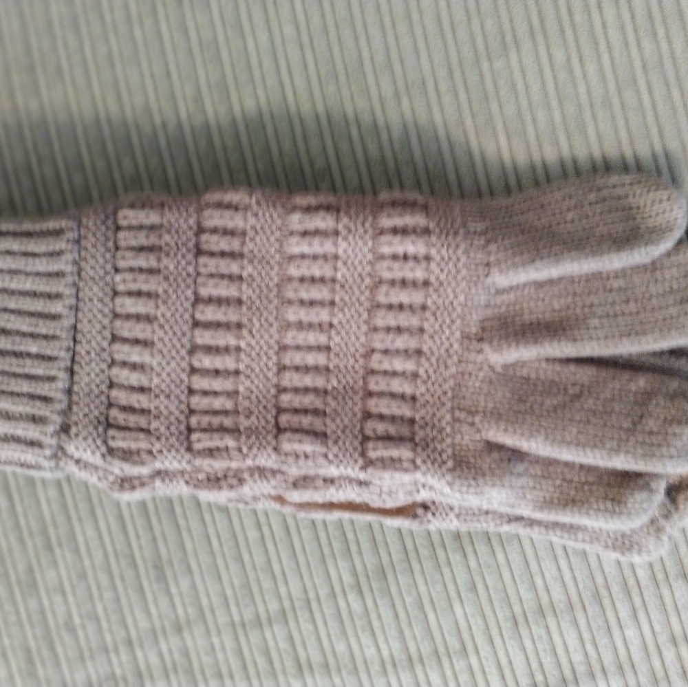 C.C Ribbed Gloves with Smart Tip - Picture 7 of 7